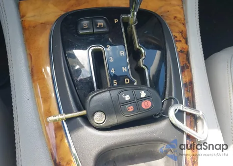 2005 Jaguar Xj8 L z USA, uszkodzony, nr VIN SAJWA79C05SG39878